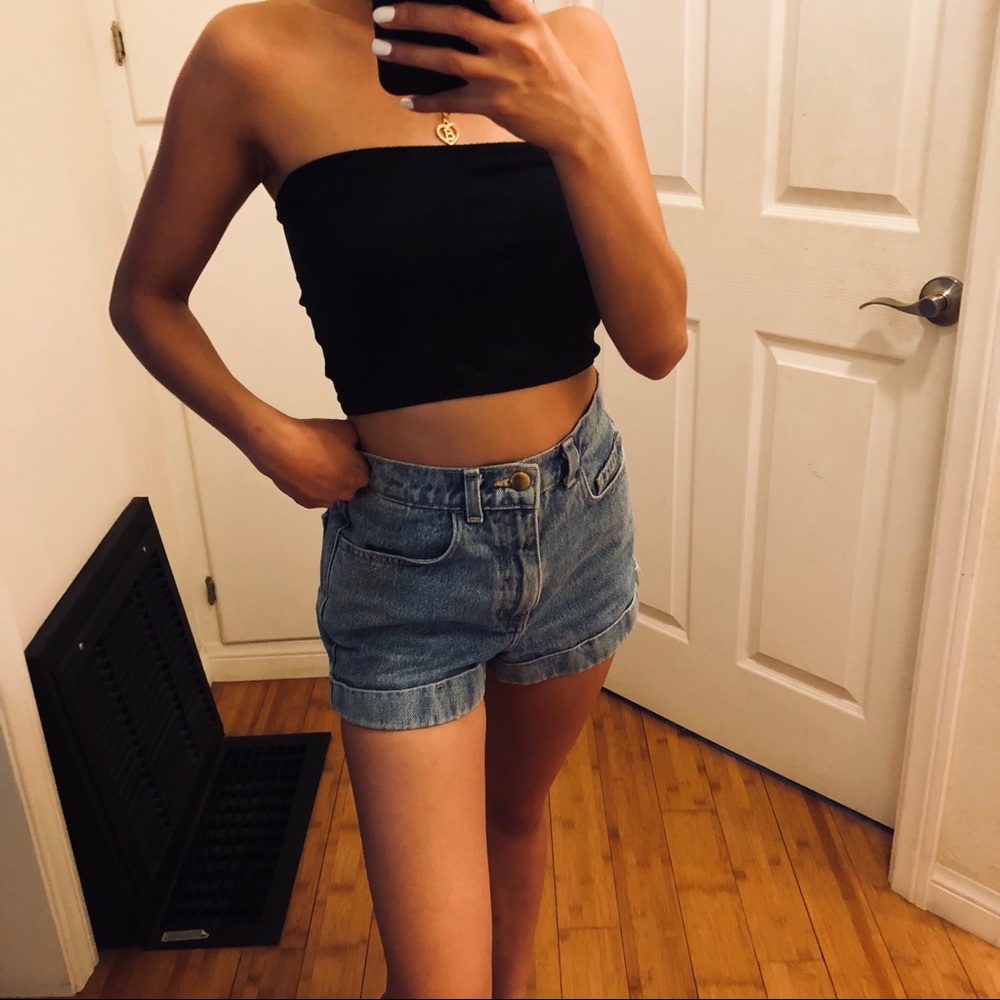 ๐ American Apparel Light Denim Shorts - Picture 2 of 3